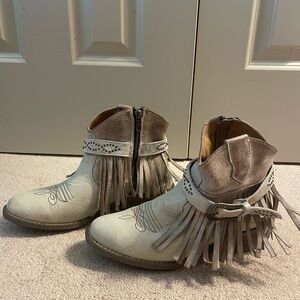 Cream leather and suede fringe cowboy boots